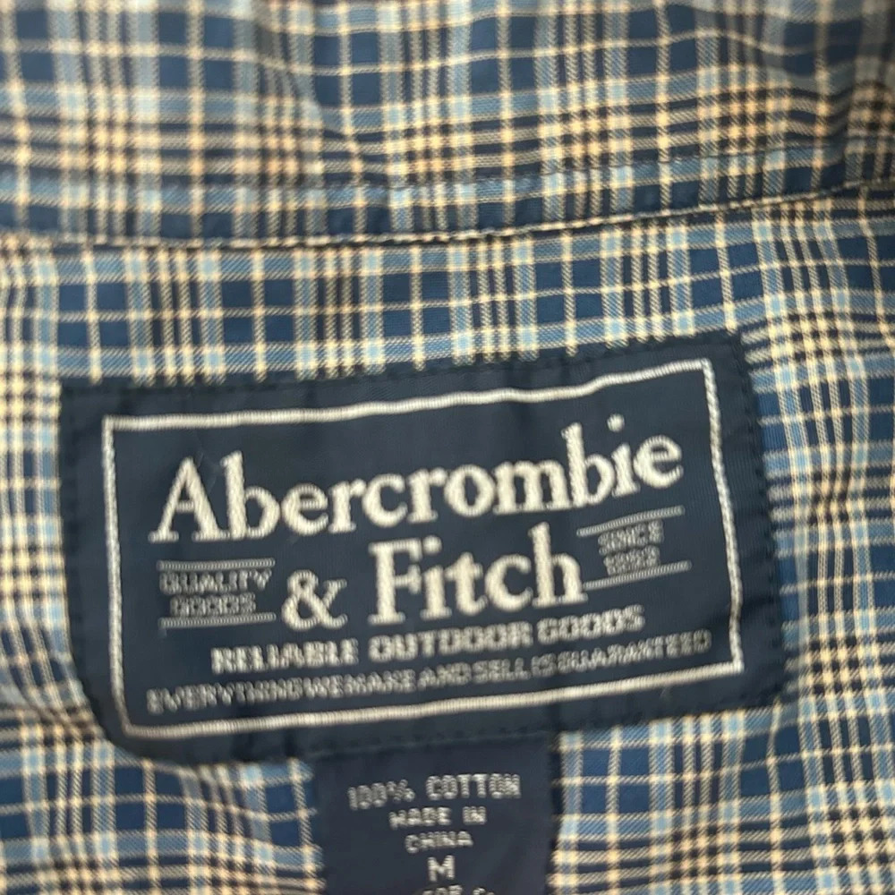 ABERCROMBIE AND FITCH button down size medium - Picture 3 of 3